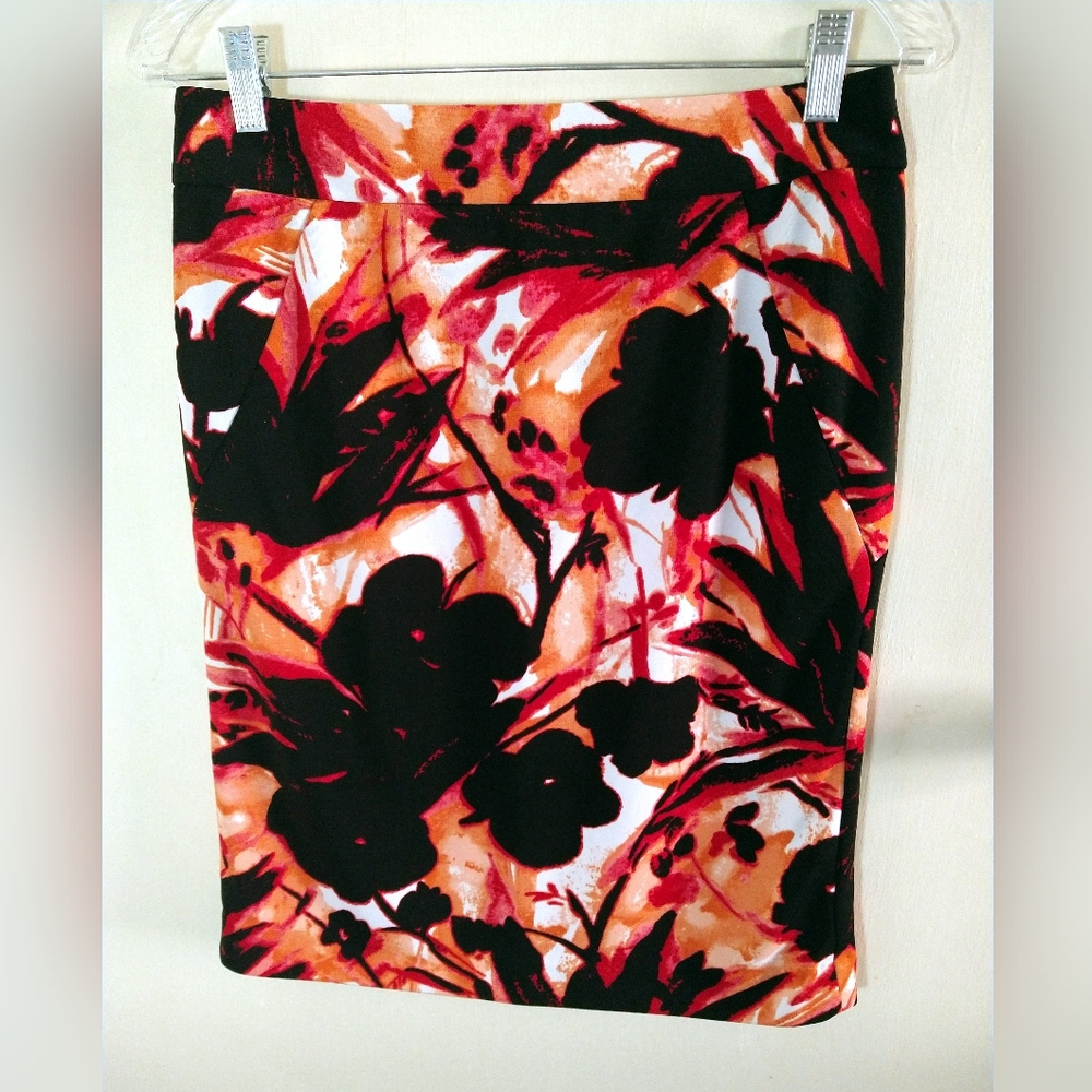 PREMISE WOMEN'S SIZE 6 SKIRT BLACK & MULTICOLOR ABSTRACT FLORAL STRETCH NWOT